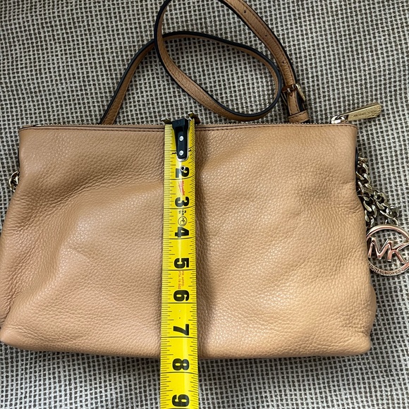 Michael Kors tan shoulder bag - Picture 5 of 6